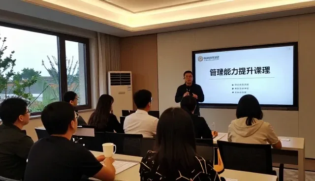 商务信息咨询对管理决策的影响因素分析